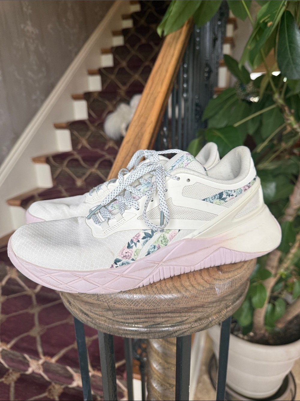 REEBK NANOFLE FLORAL ladies size 9 sneaker excellent condition